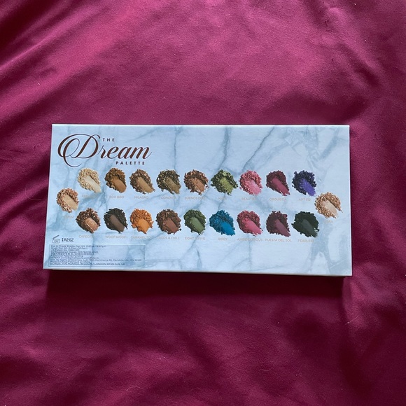 Sigma Eyeshadows and Highlighter Palette - Picture 2 of 3